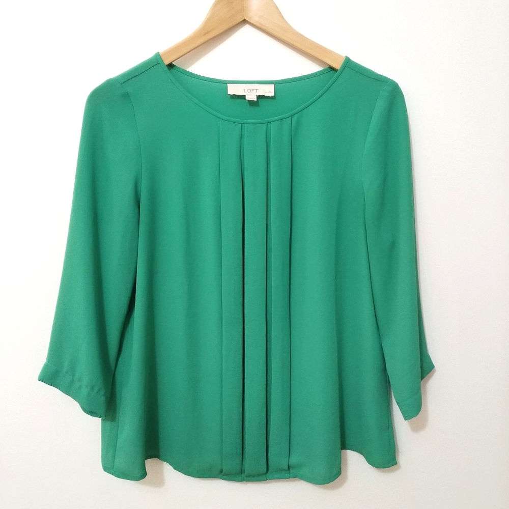 Ann Taylor LOFT 3/4 Sleeve Green Pleated Blouse (Medium Petite)